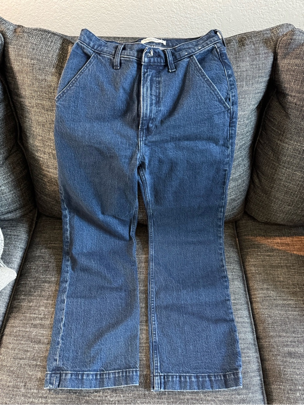 Abercrombie & Fitch The 90’s Relaxed Jean High Rise Size 27 - 4 Short